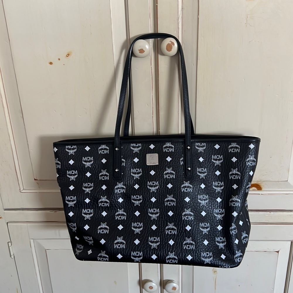 MCM, black and white tote with duster -Pouch not included-